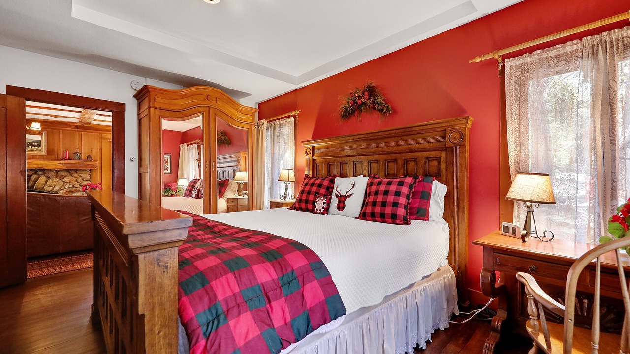 Photo of Bedroom in Idyllwild