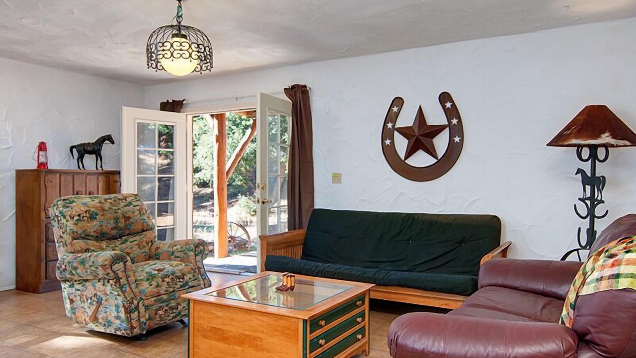 Photo of Livingroom in Julian