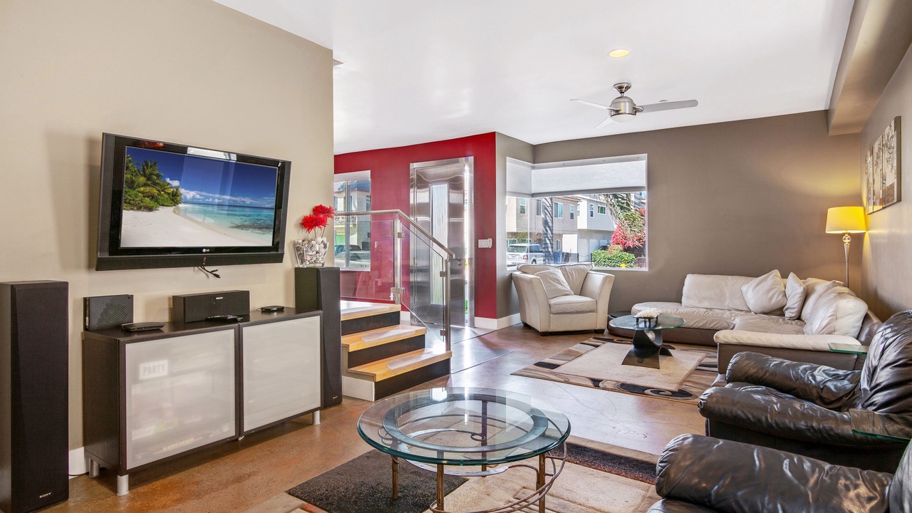 Photo of Livingroom in Old Towne