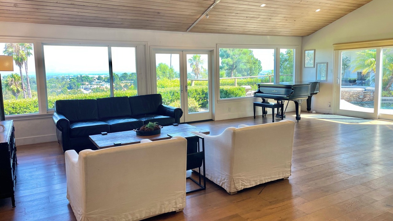 Photo of Livingroom in Los Angeles