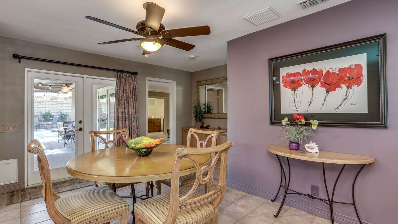 Photo of Livingroom in Palm Desert