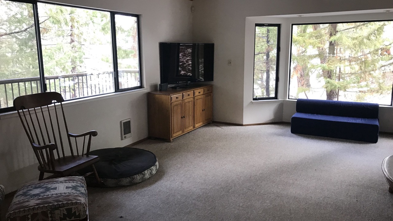 Photo of Livingroom in Groveland