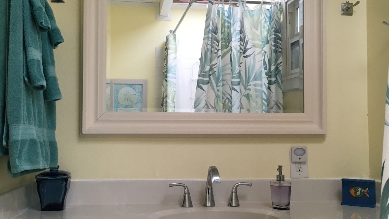 Photo of Bathroom in Pierpont Bay