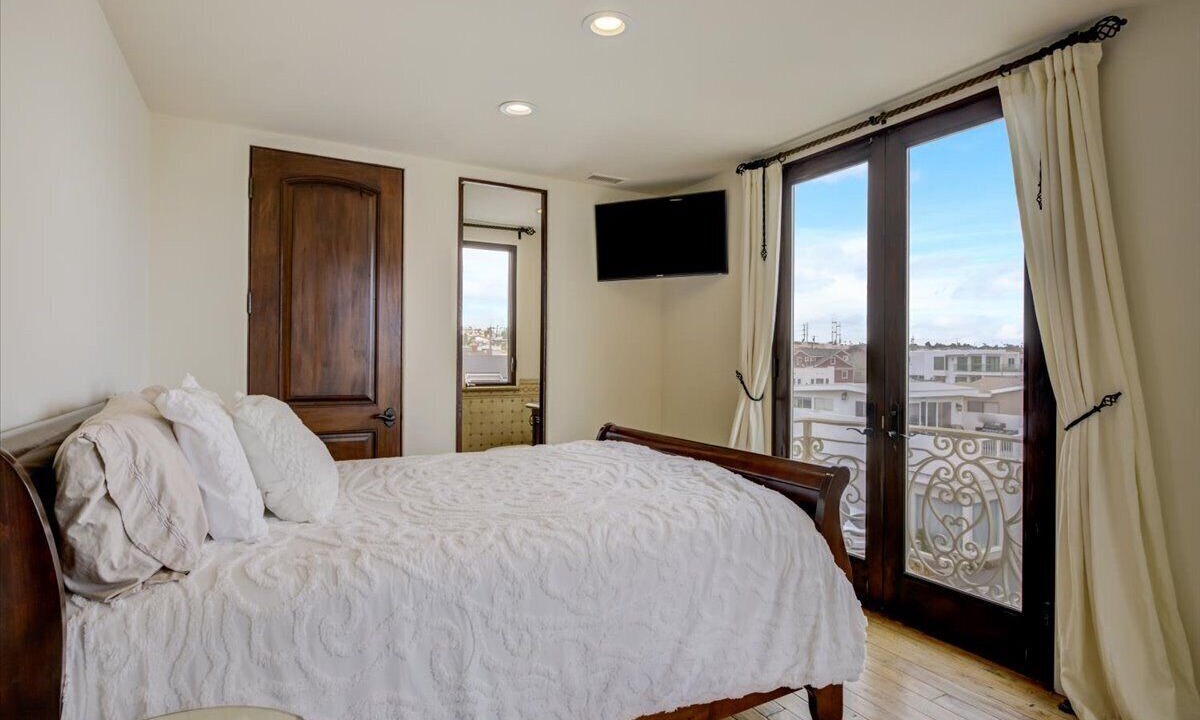 Photo of Bedroom in Hermosa Beach