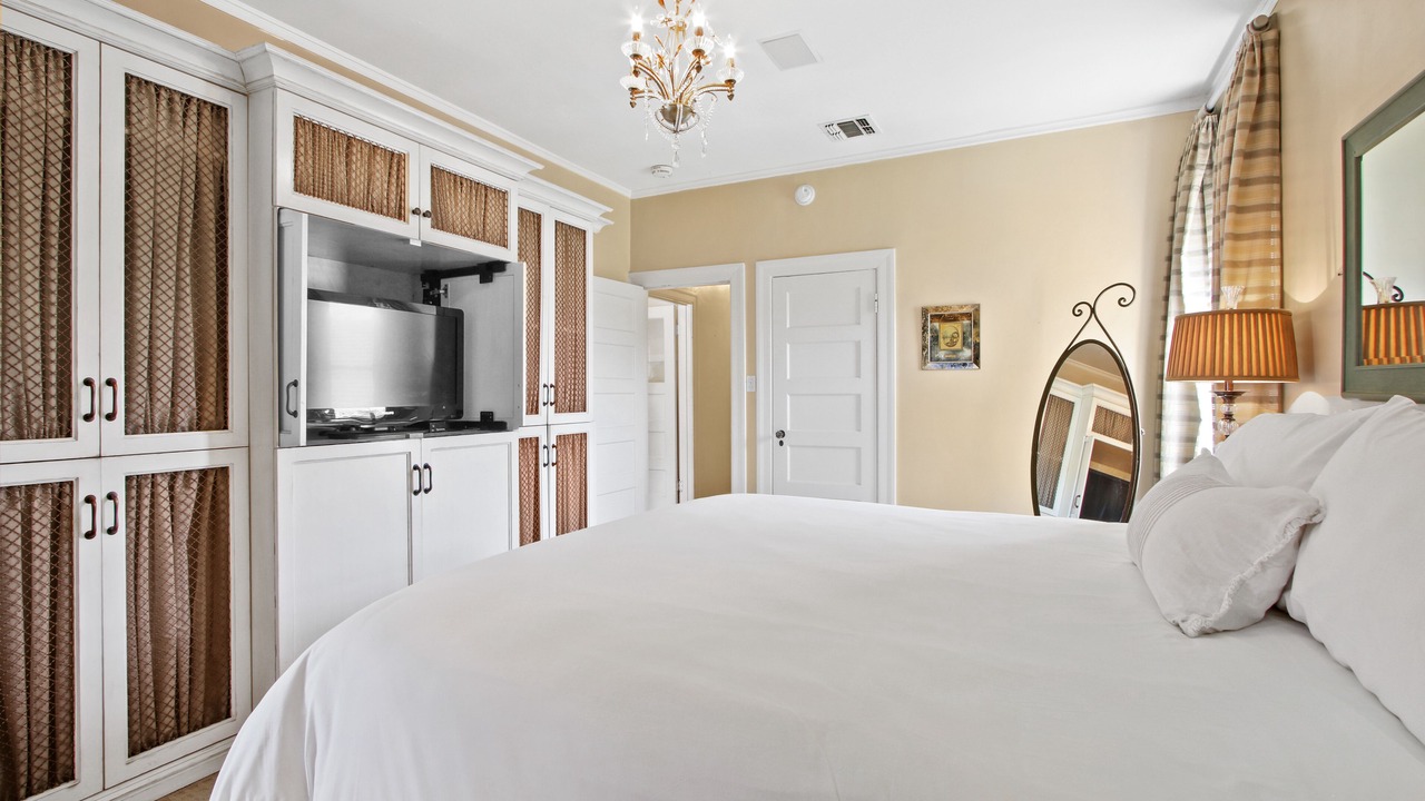 Photo of Bedroom in Larchmont