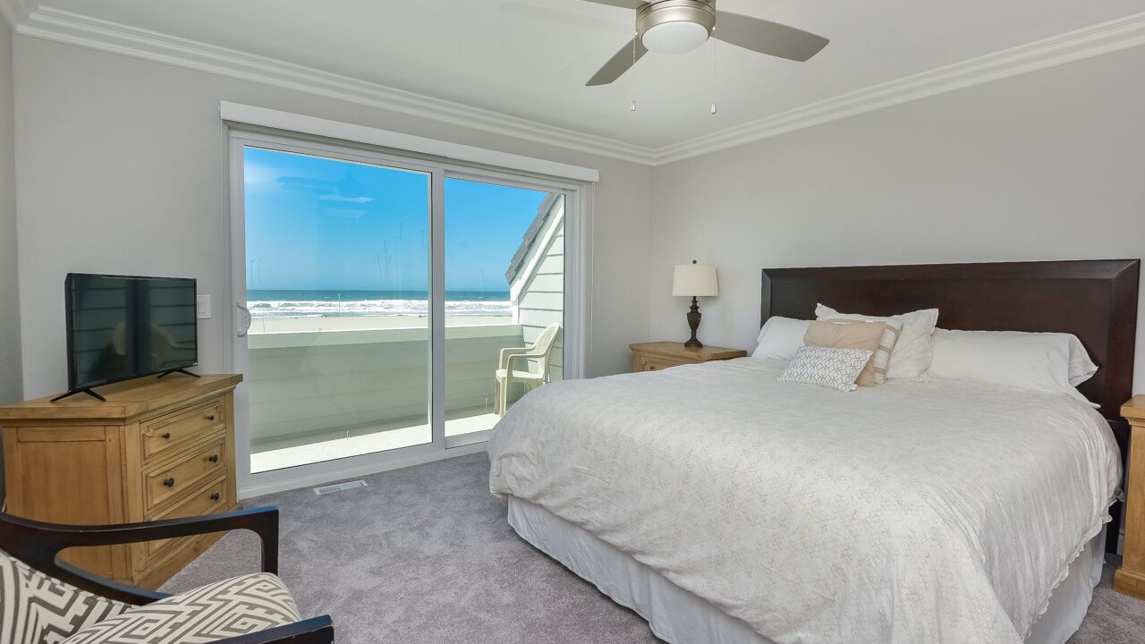 Photo of Bedroom in South Mission Beach