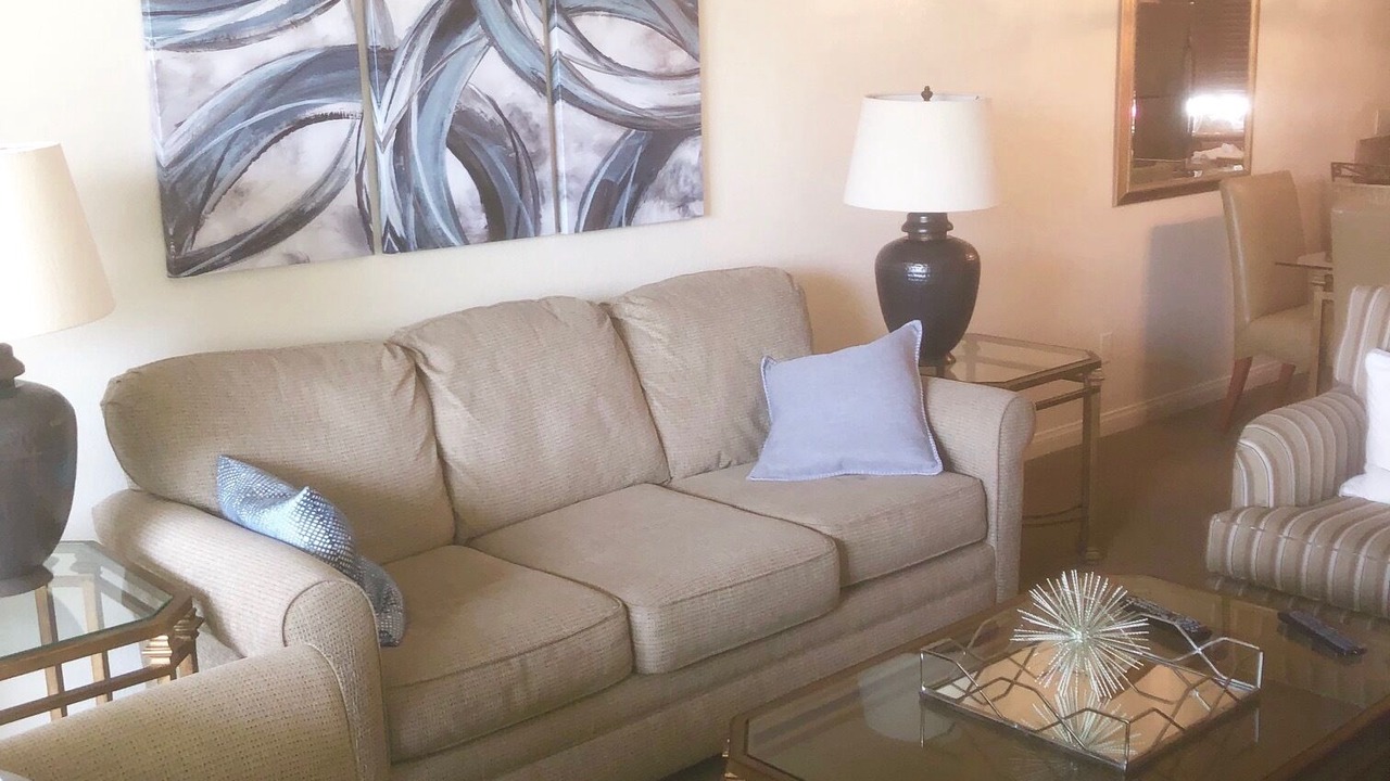 Photo of Livingroom in Palm Desert