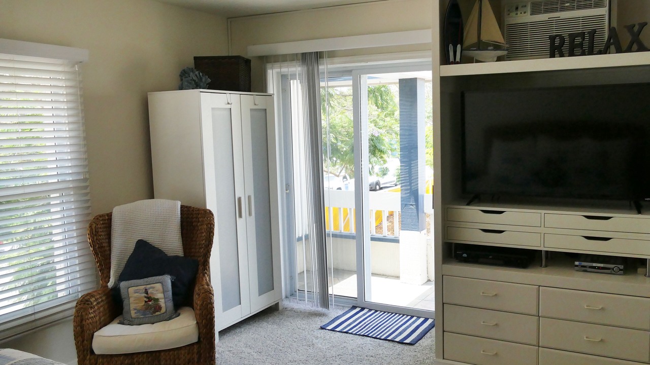Photo of Bedroom in La Jolla Shores