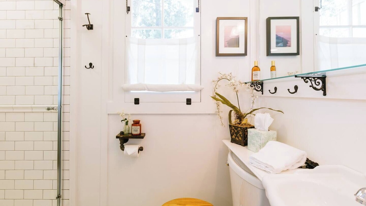Photo of Bathroom in Golden Rectangle