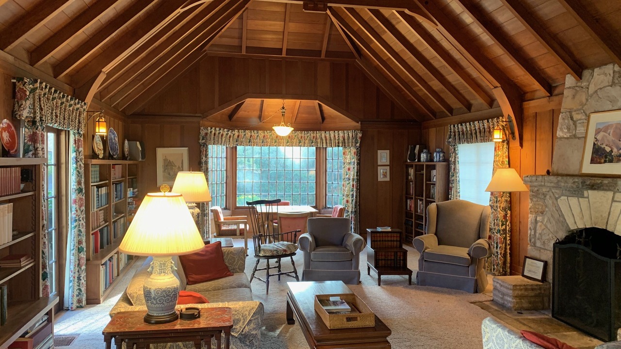 Photo of Livingroom in Carmel Point