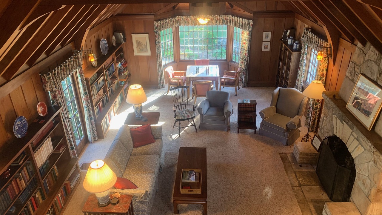 Photo of Livingroom in Carmel Point