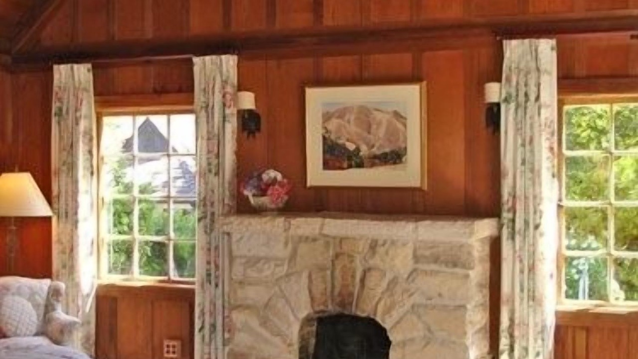 Photo of Livingroom in Carmel Point