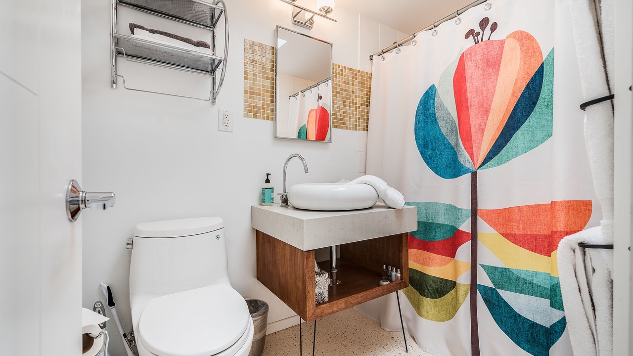 Photo of Bathroom in Racquet Club Estates
