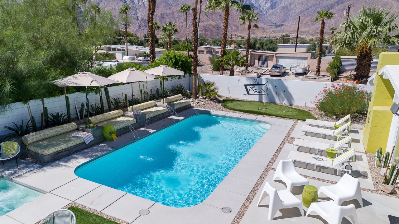 Photo of Outdoor in Racquet Club Estates