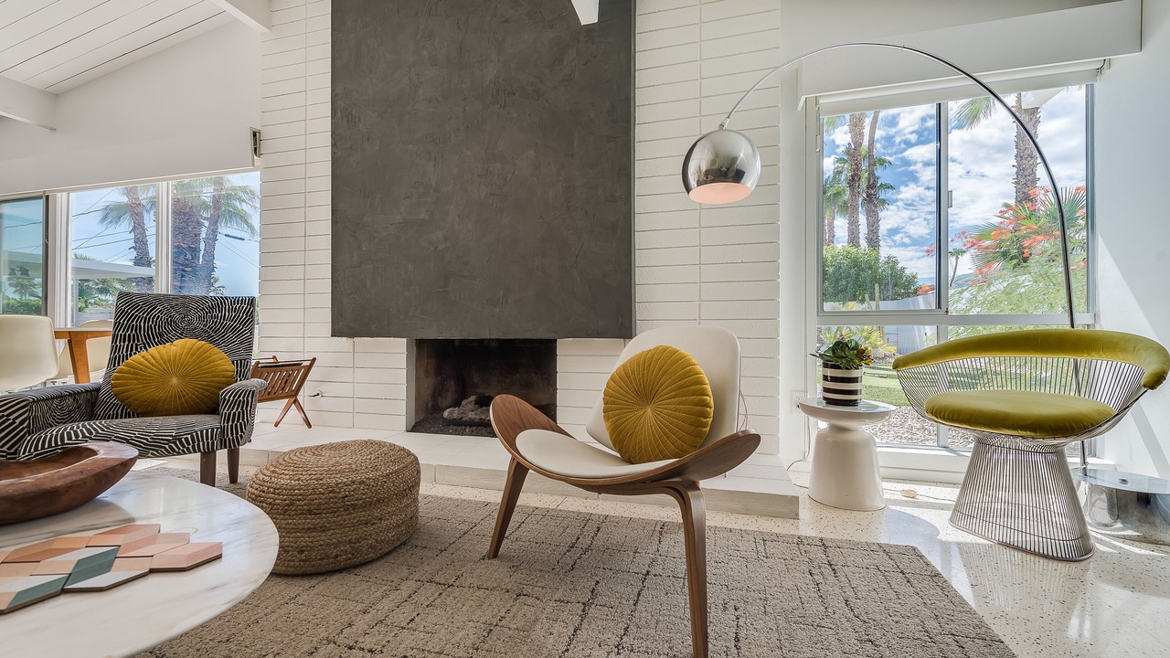 Photo of Livingroom in Racquet Club Estates