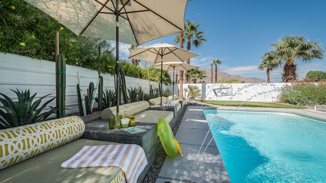 Photo of Outdoor in Racquet Club Estates