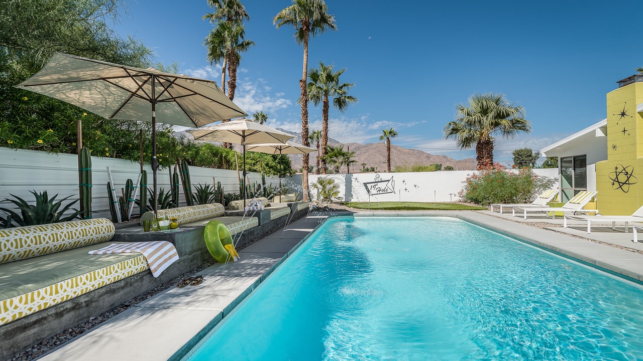 Photo of Outdoor in Racquet Club Estates
