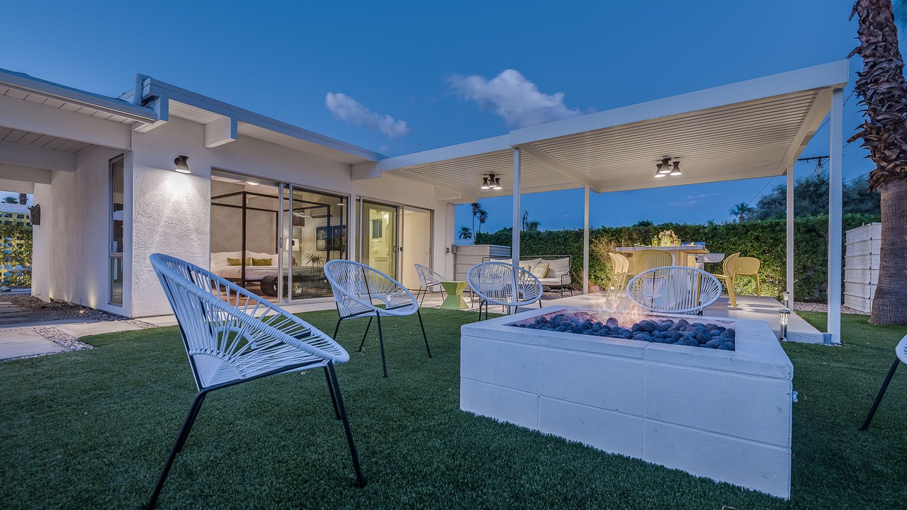 Photo of Patio Balcony in Racquet Club Estates