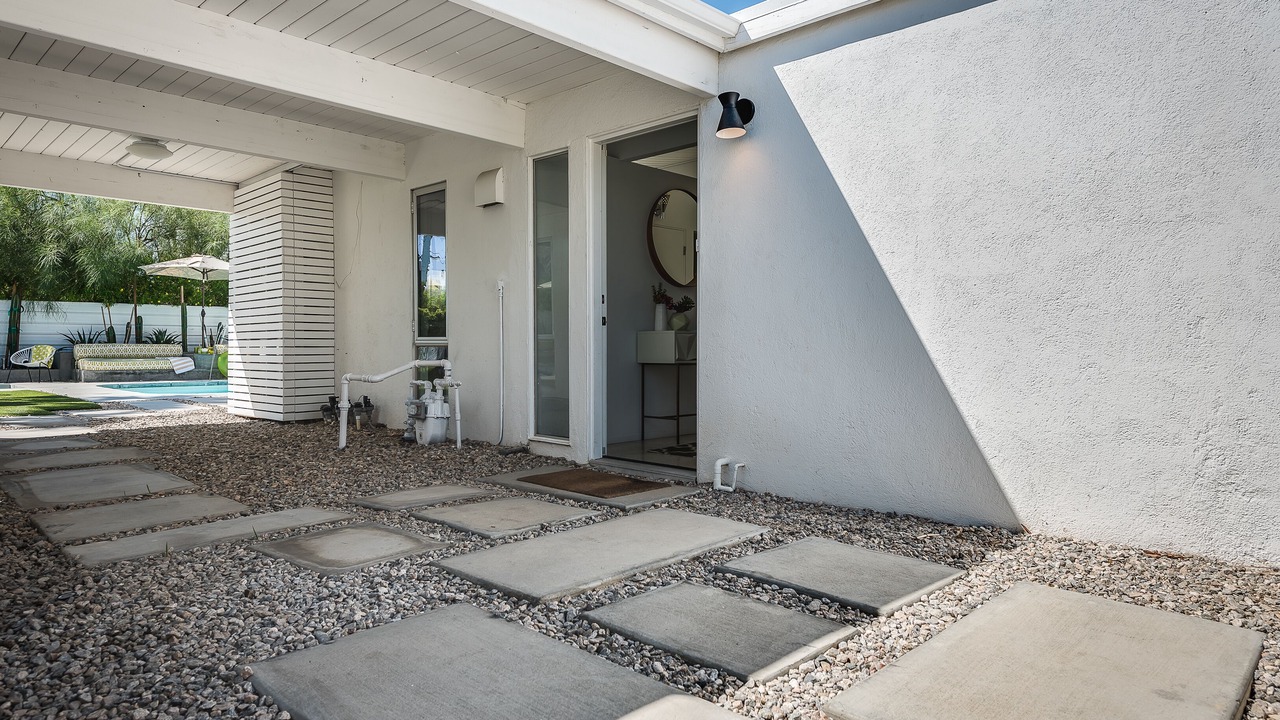 Photo of Outdoor in Racquet Club Estates