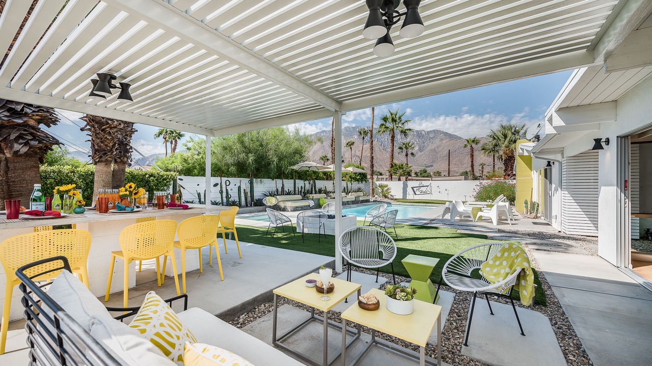Photo of Outdoor in Racquet Club Estates