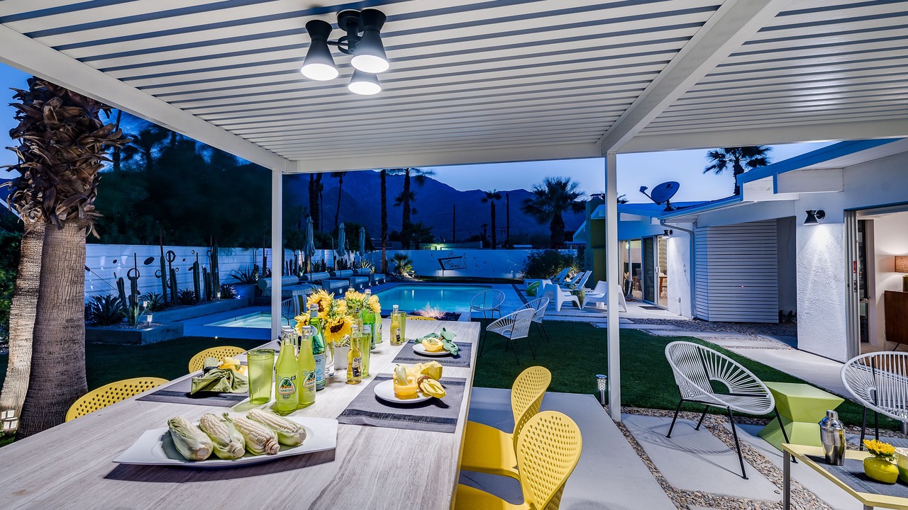 Photo of Outdoor in Racquet Club Estates