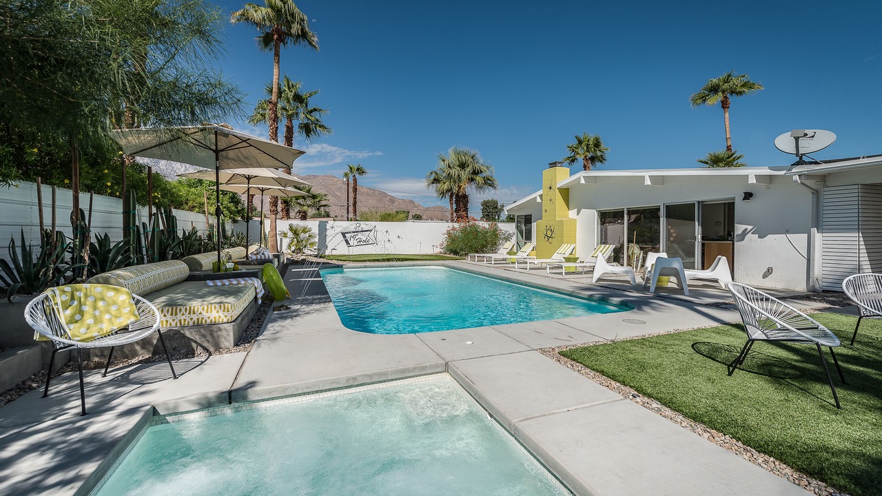 Photo of Outdoor in Racquet Club Estates