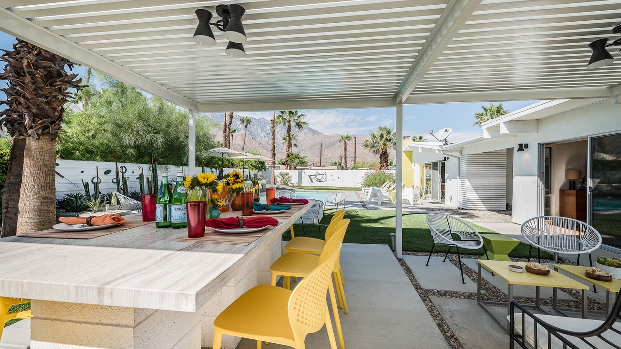Photo of Outdoor in Racquet Club Estates