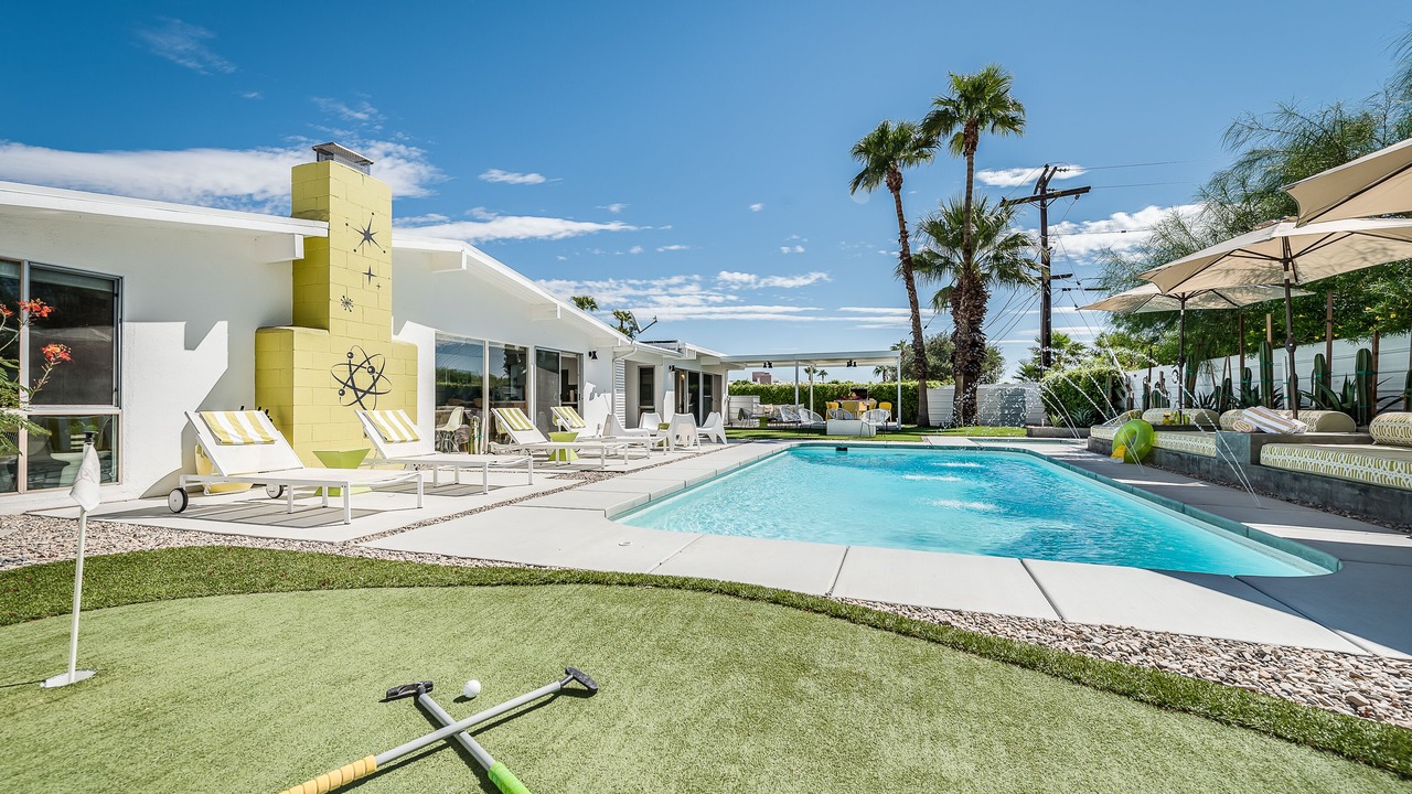 Photo of Outdoor in Racquet Club Estates
