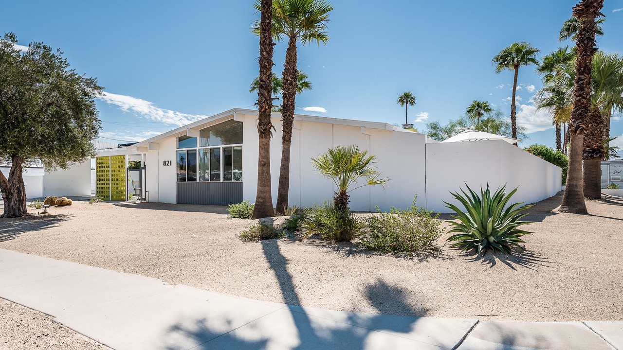 Photo of Outdoor in Racquet Club Estates