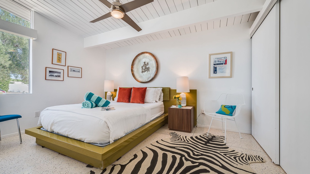 Photo of Bedroom in Racquet Club Estates