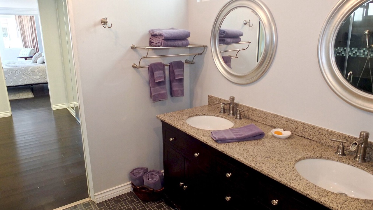 Photo of Bathroom in Peninsula