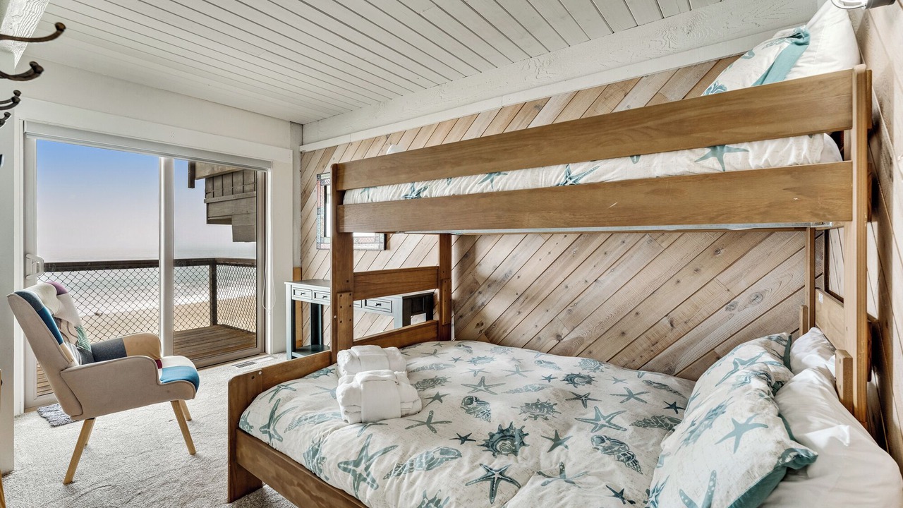 Photo of Bedroom in La Selva Beach