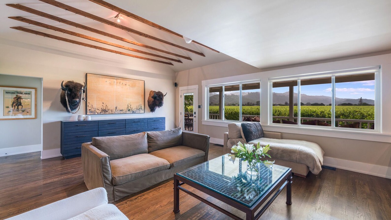 Photo of Livingroom in St. Helena