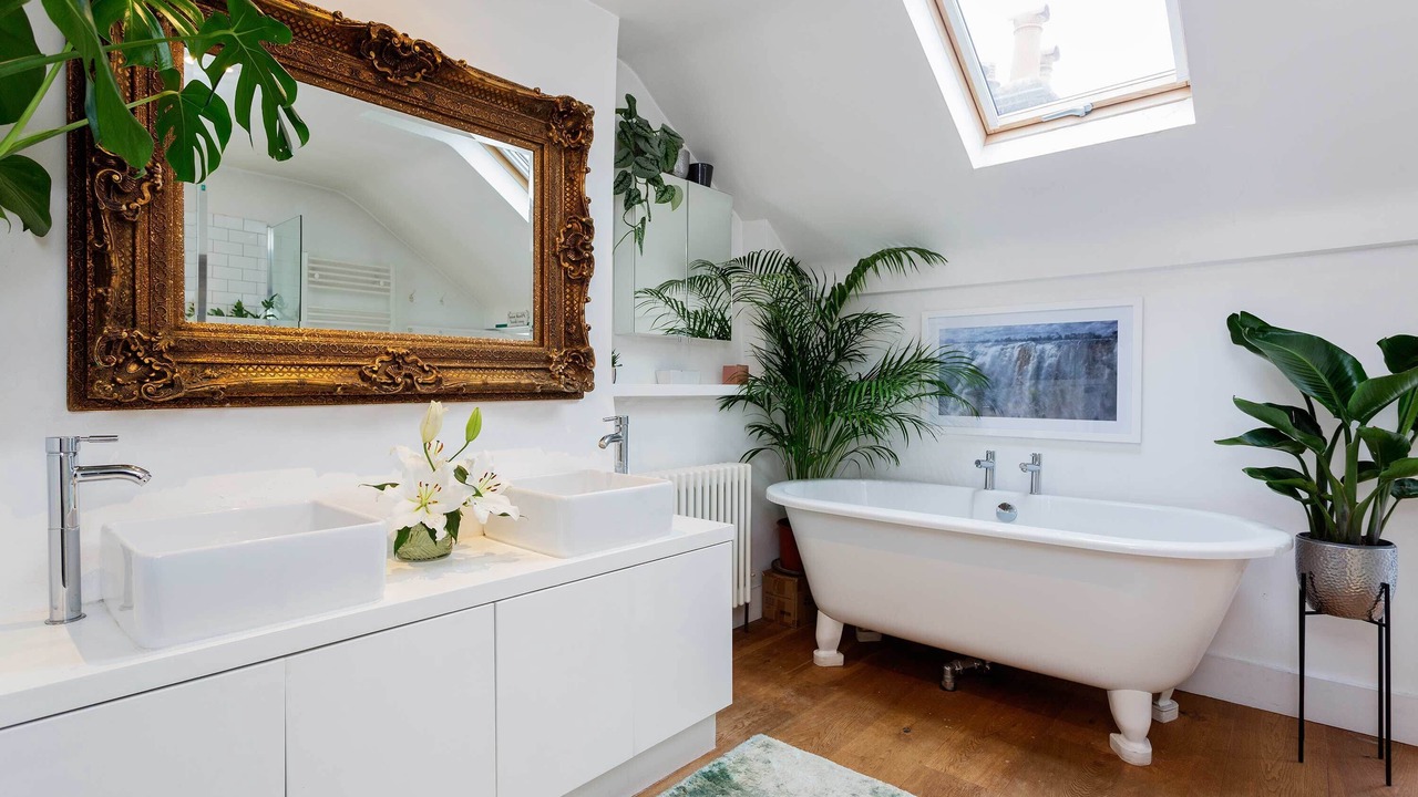 Photo of Bathroom in Weavers