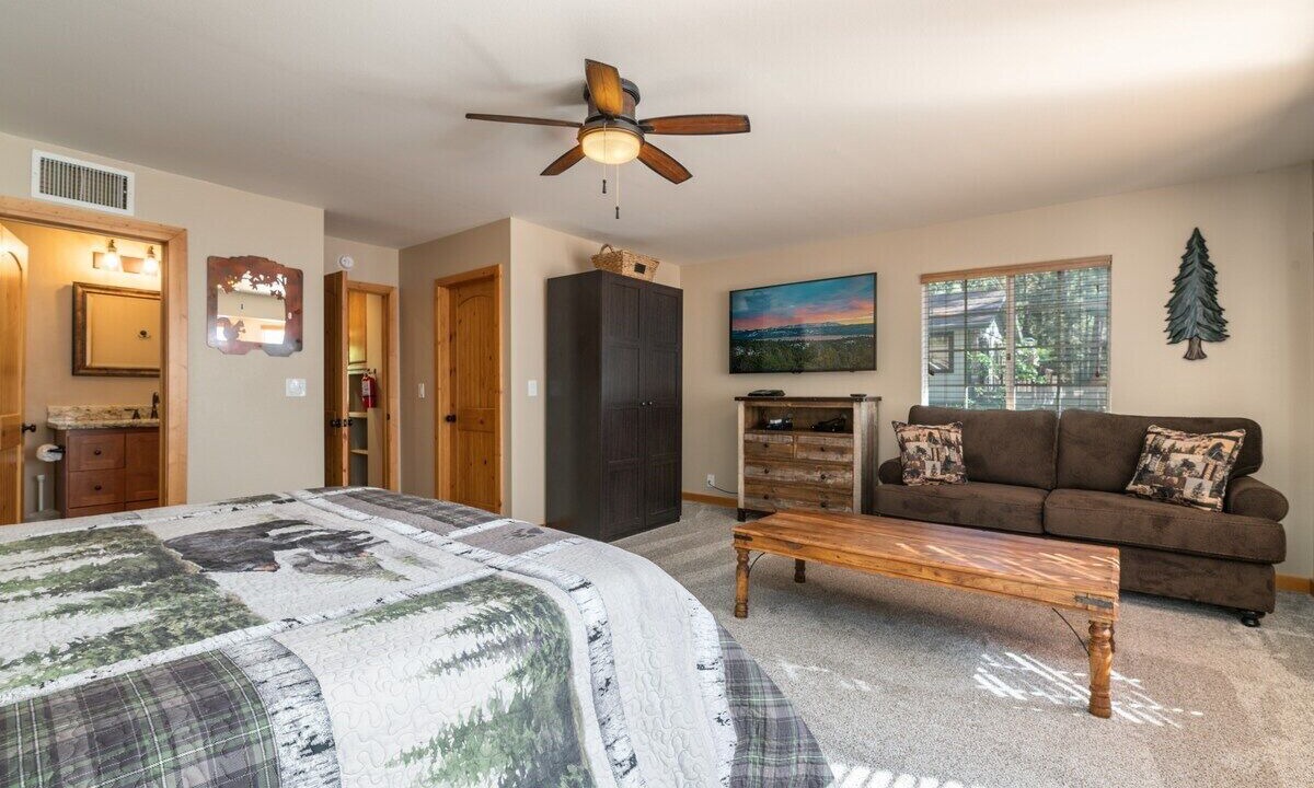 Photo of Bathroom in Summit Estates