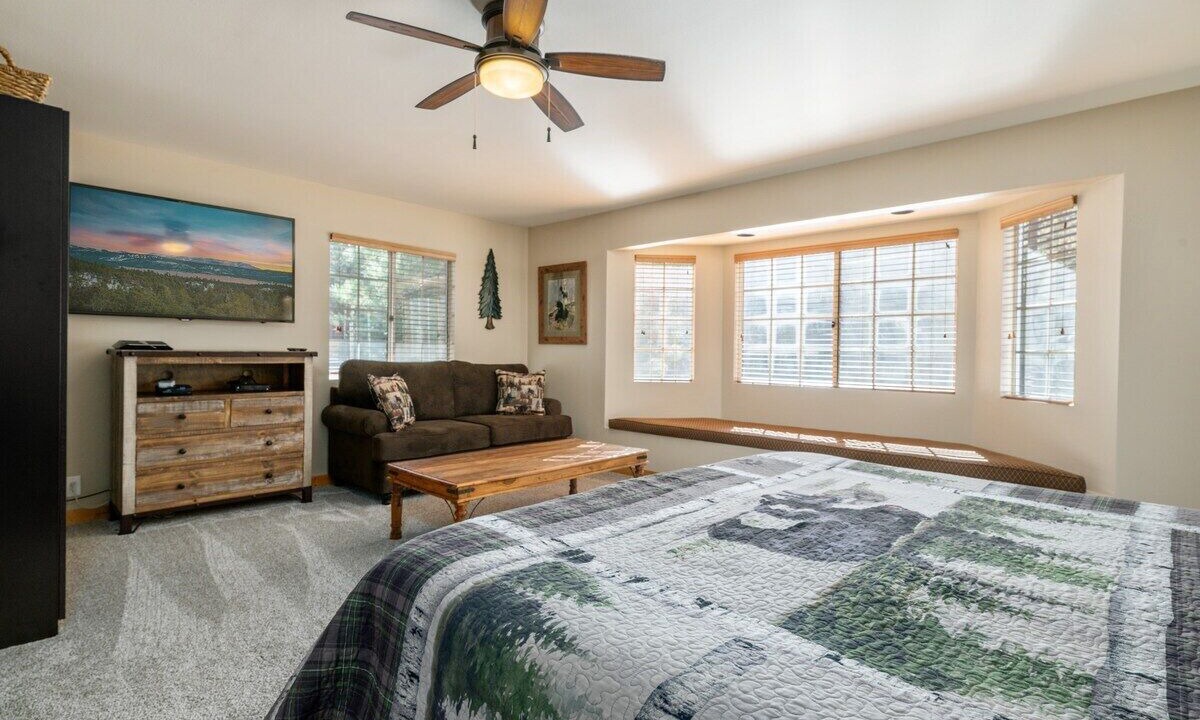 Photo of Bathroom in Summit Estates