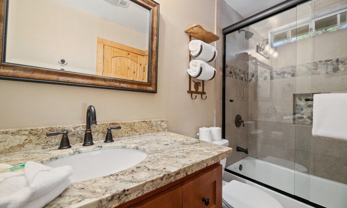 Photo of Bathroom in Summit Estates
