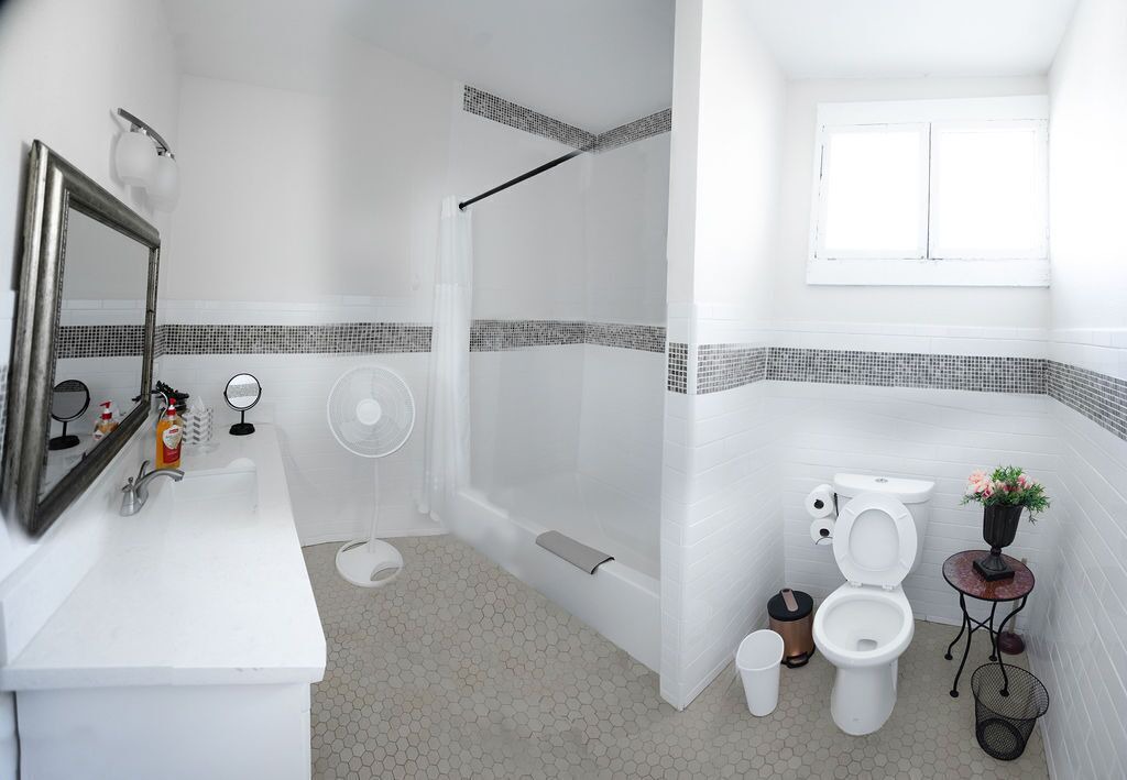 Photo of Bathroom in Downtown Riverside