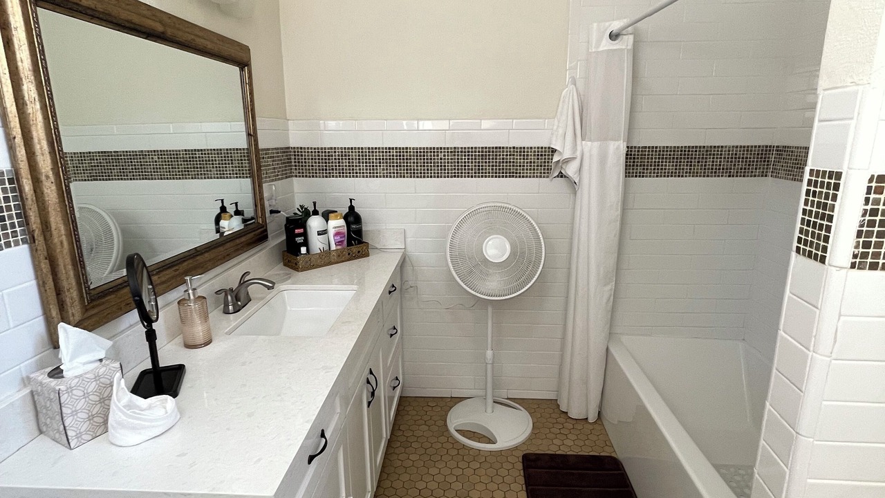 Photo of Bathroom in Downtown Riverside