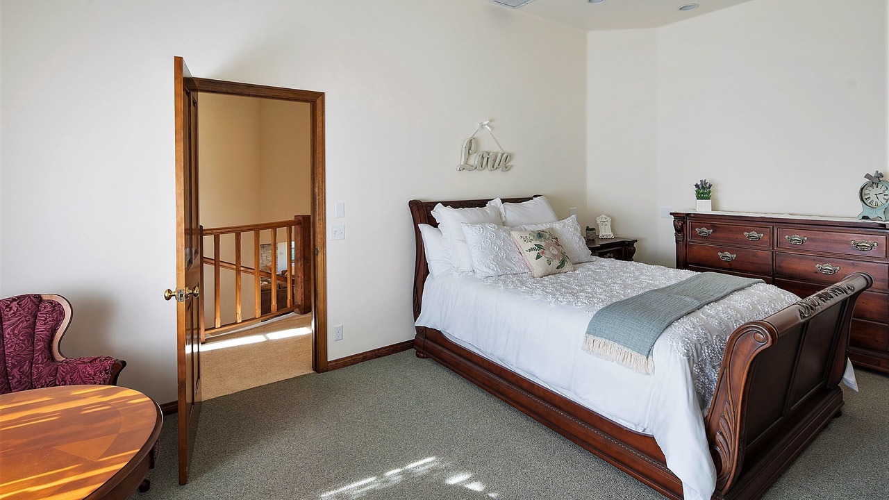 Photo of Bedroom in Valley Center