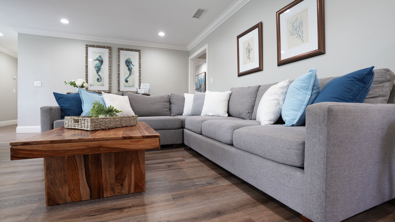 Photo of Livingroom in Orange