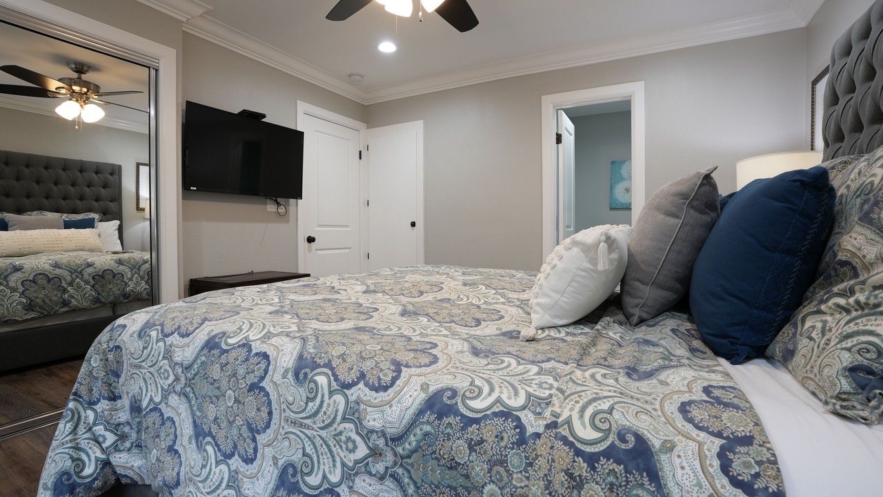 Photo of Bedroom in Orange