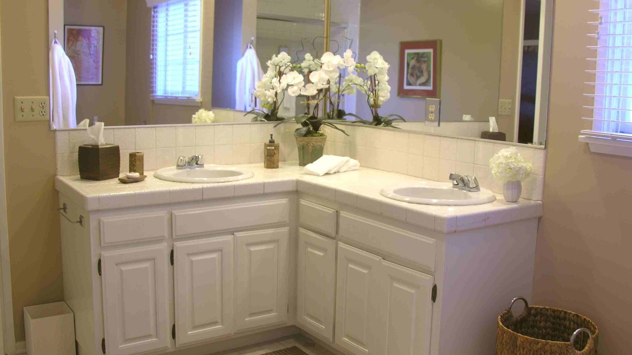 Photo of Bathroom in Valley Village