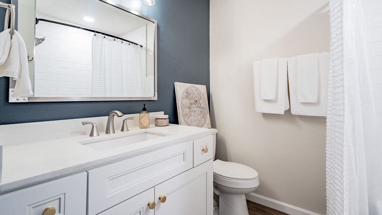 Photo of Bathroom in Midway City