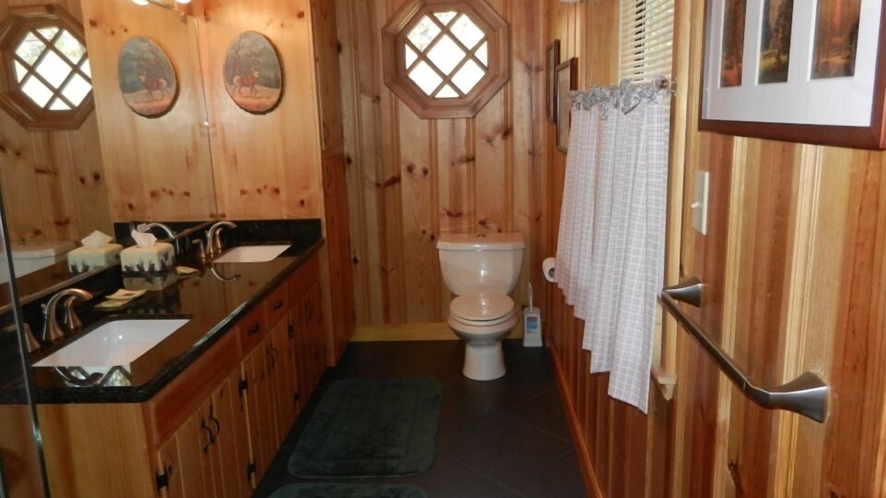 Photo of Bathroom in North Wawona