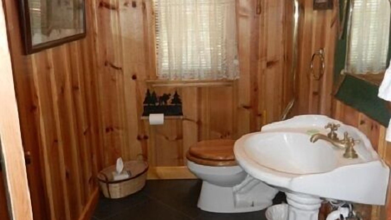Photo of Bathroom in North Wawona