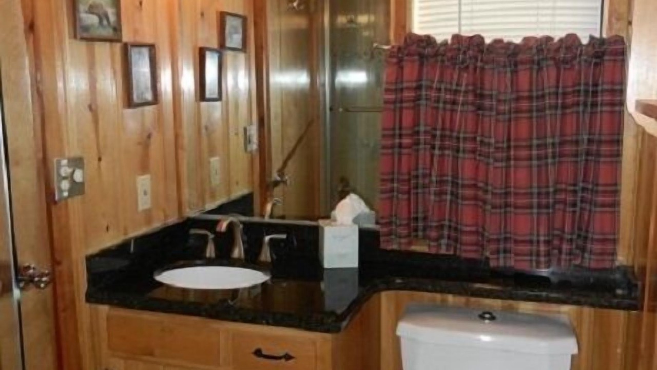 Photo of Bathroom in North Wawona