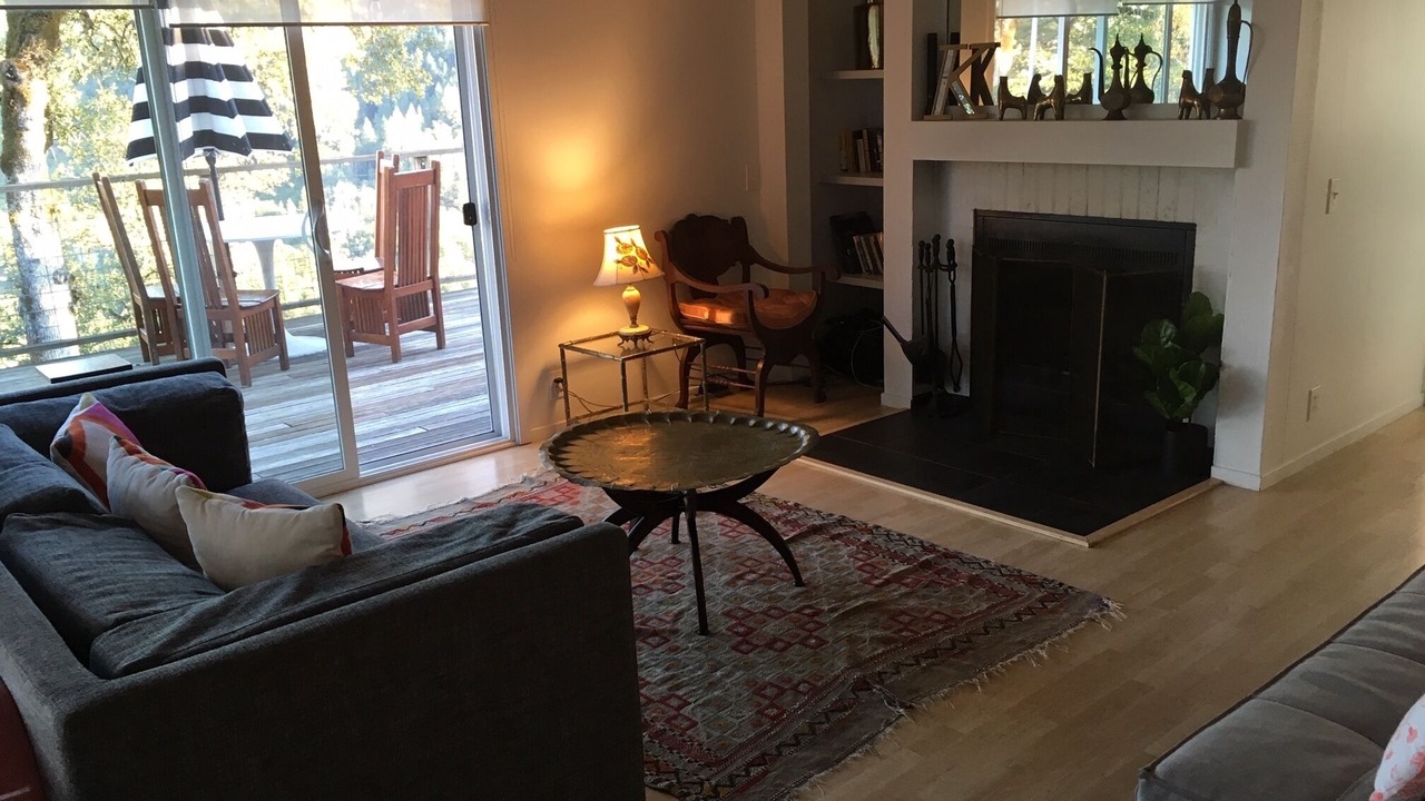 Photo of Livingroom in Ukiah