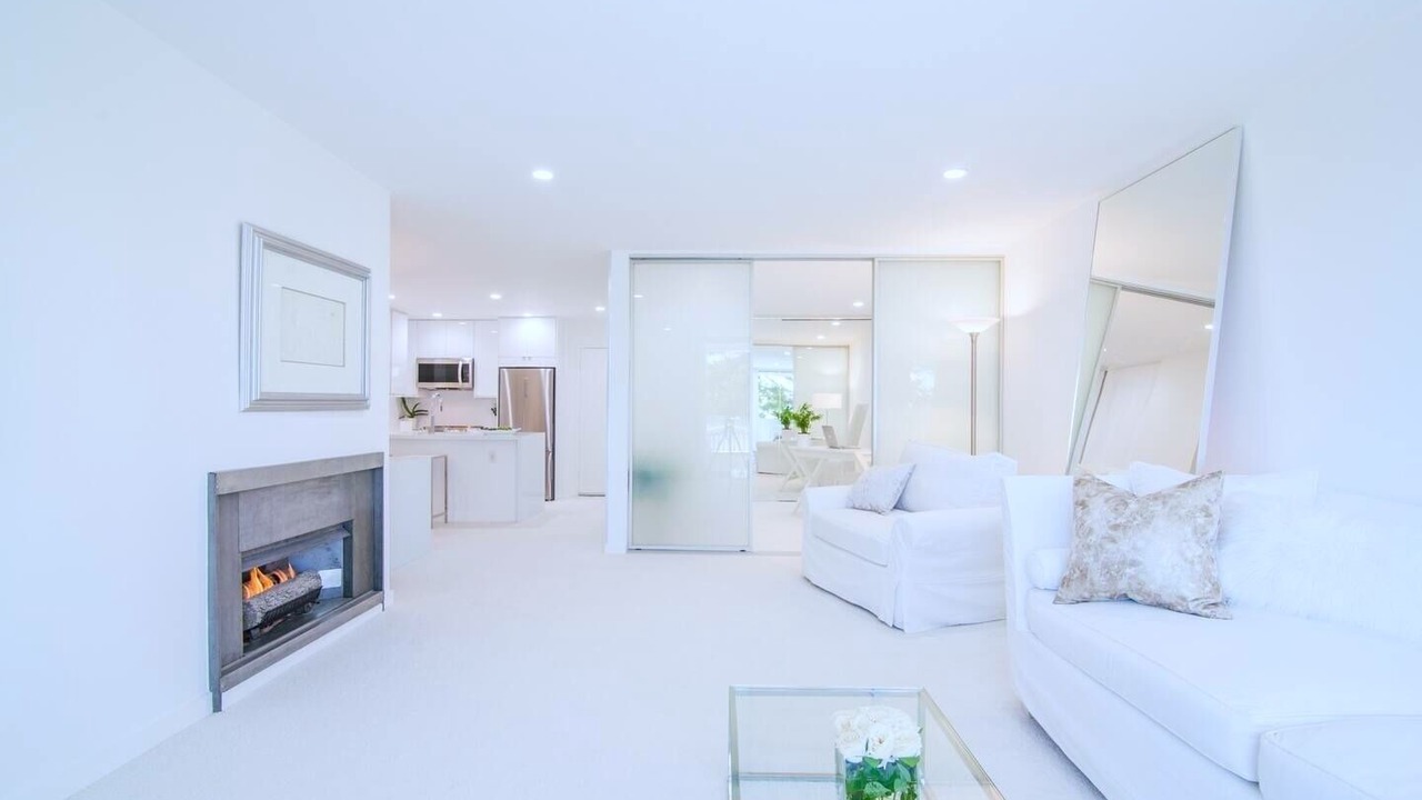Photo of Livingroom in West Los Angeles