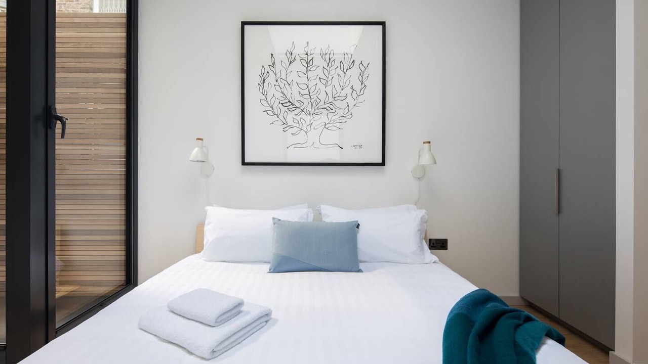 Photo of Bedroom in Fitzrovia